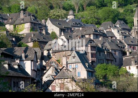 Frankreich, Midi-Pyrenäen, Aveyron, Conques Dorf, Blick auf das mittelalterliche Dorf Stockfoto