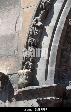 Frankreich, Elsass, Colmar, St. Martin Kirche (Eglise Saint-Martin), geschnitzte Trommelfelle Stockfoto