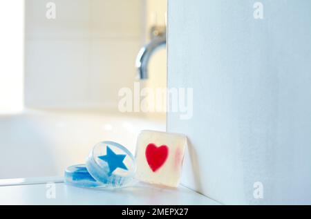 Klares Herz und Sternenseife, Nahaufnahme Stockfoto