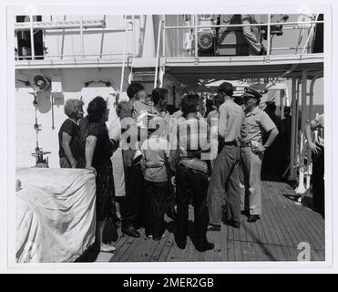 Foto von kubanischen Flüchtlingen - USCGC Ingham in Florida Straits. Stockfoto