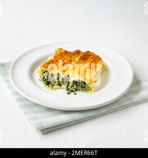 Käse und Spinat Pfannkuchen Cannelloni Stockfoto