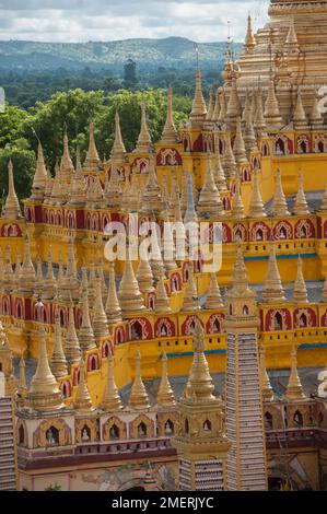 Myanmar, um Mandalay, Monywa, Thanboddhay Paya, Details der wichtigsten Stupa Stockfoto