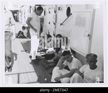 Foto von kubanischen Flüchtlingen - USCGC Ingham in Florida Straits. Stockfoto