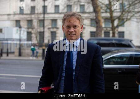 London, England, Großbritannien. 24. Januar 2023. Secretary of State for Business, Energy and Industrial Strategy GRANT SHAPPS wird außerhalb des Kabinettsbüros gesehen. (Kreditbild: © Tayfun Salci/ZUMA Press Wire) NUR REDAKTIONELLE VERWENDUNG! Nicht für den kommerziellen GEBRAUCH! Kredit: ZUMA Press, Inc./Alamy Live News Stockfoto