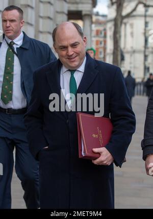 London, England, Großbritannien. 24. Januar 2023. Der Verteidigungsminister BEN WALLACE wird beim Kabinettsamt gesehen. (Kreditbild: © Tayfun Salci/ZUMA Press Wire) NUR REDAKTIONELLE VERWENDUNG! Nicht für den kommerziellen GEBRAUCH! Kredit: ZUMA Press, Inc./Alamy Live News Stockfoto