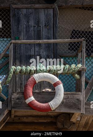 Blick auf den Rettungsschwimmer am Strandhaus. Stockfoto