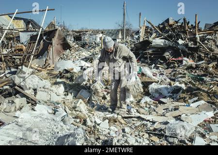 Die Ruinen des Wohnviertels Bohunia wurden durch einen russischen Raketenangriff in der Nacht vom 1. Bis 2. März 2022 zerstört Stockfoto