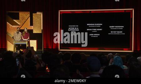 Beverly Hills, Usa. 24. Januar 2023. Der britische Schauspieler Rizwan Ahmed (L) und die US-Schauspielerin Allison Williams geben die Nominierten für den besten Schauspieler in einer unterstützenden Rolle bei der Bekanntgabe der Nominierungen für die Academy Awards 95. im Samuel Goldwyn Theater in Beverly Hills, Kalifornien, am Dienstag, den 24. Januar bekannt. 2023.die jährlichen Academy Awards 95. werden am 12. März 2023 live auf ABC aus Los Angeles übertragen. Foto: Jim Ruymen/UPI Credit: UPI/Alamy Live News Stockfoto