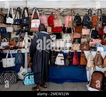 Sonntagsmarkt und Altstadt von Teguise, ehemalige Hauptstadt, Lanzarote, Kanarische Inseln, Spanien Stockfoto