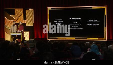 Beverly Hills, Usa. 24. Januar 2023. Der britische Schauspieler Rizwan Ahmed (L) und die US-Schauspielerin Allison Williams geben die Nominierten für den besten Live Action Kurzfilm bei der Bekanntgabe der Nominierungen für die Academy Awards 95. im Samuel Goldwyn Theater in Beverly Hills, Kalifornien, am Dienstag, den 24. Januar bekannt. 2023.die jährlichen Academy Awards 95. werden am 12. März 2023 live auf ABC aus Los Angeles übertragen. Foto: Jim Ruymen/UPI Credit: UPI/Alamy Live News Stockfoto