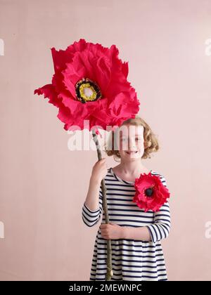 Papercraft Giant Poppy Schönheitsfoto Stockfoto