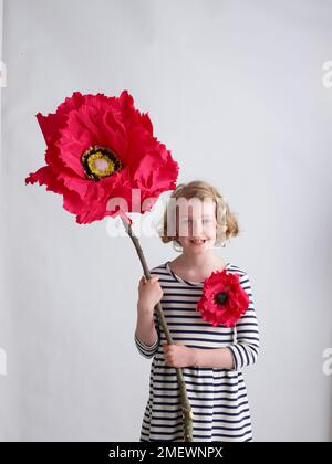 Papercraft Giant Poppy Schönheitsfoto Stockfoto