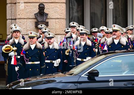 Nachod, Tschechische Republik. 24. Januar 2023. Der tschechische Präsident Milos Zeman begrüßte seinen polnischen Amtskollegen Andrzej Duda am 24. Januar 2023 in Nachod, Tschechische Republik. Kredit: David Tanecek/CTK Photo/Alamy Live News Stockfoto