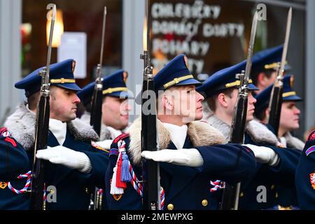 Nachod, Tschechische Republik. 24. Januar 2023. Der tschechische Präsident Milos Zeman begrüßte seinen polnischen Amtskollegen Andrzej Duda am 24. Januar 2023 in Nachod, Tschechische Republik. Kredit: David Tanecek/CTK Photo/Alamy Live News Stockfoto