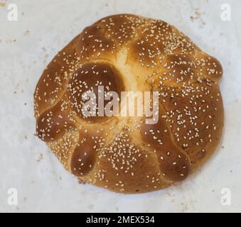 Nahaufnahme von Pan de Muerto beim Day of the Dead Festival. Stockfoto