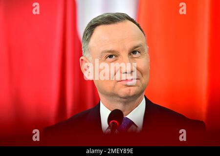 Nachod, Tschechische Republik. 24. Januar 2023. Der polnische Präsident Andrzej Duda spricht während der Pressekonferenz nach einem Treffen mit dem tschechischen Präsidenten Milos Zeman am 24. Januar 2023 in Nachod, Tschechische Republik. Kredit: David Tanecek/CTK Photo/Alamy Live News Stockfoto