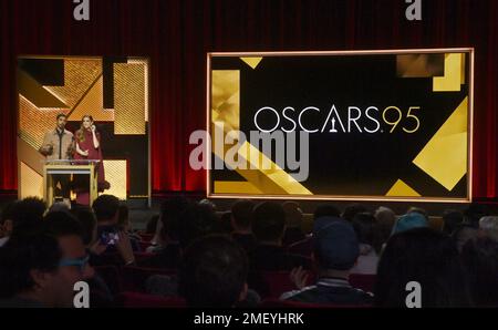 Beverly Hills, Usa. 24. Januar 2023. Der britische Schauspieler Rizwan Ahmed (L) und die US-Schauspielerin Allison Williams kündigen die Nominierungen während der 95. Nominierungen im Samuel Goldwyn Theater in Beverly Hills, Kalifornien, am Dienstag, den 24. Januar, an. 2023.die jährlichen Academy Awards 95. werden am 12. März 2023 live auf ABC aus Los Angeles übertragen. Foto: Jim Ruymen/UPI Credit: UPI/Alamy Live News Stockfoto