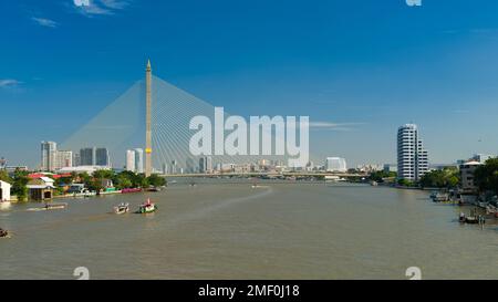 Rama VIII Brücke über den Fluss Chao Phraya. Bangkok, Thailand Stockfoto
