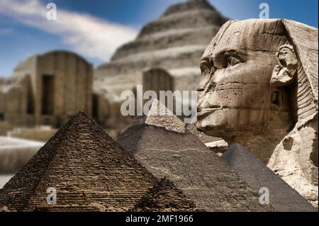 Blick auf die große Sphinx und die Pyramiden in Gizeh (Kairo, Ägypten) Stockfoto