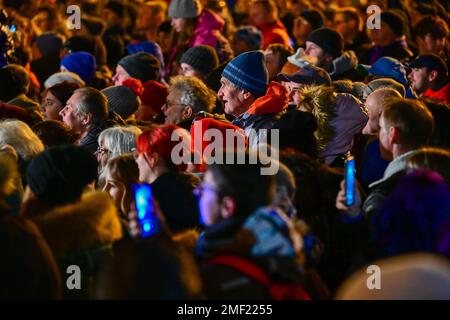 Nachod, Tschechische Republik. 24. Januar 2023. Personen bei dem Treffen des tschechischen Präsidenten Milos Zeman mit der Öffentlichkeit in Nachod, Tschechische Republik, 24. Januar 2023. Kredit: David Tanecek/CTK Photo/Alamy Live News Stockfoto