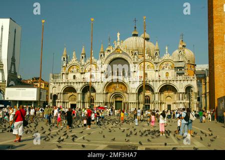 Touristen, die St. Markusplatz, Venedig (Piazza San Marco) Stockfoto