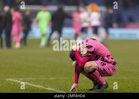 A dejected Regan Hendry #8 of Forest Green Rovers after the Sky Bet League 1 Match Bolton Wanderers vs Forest Green Rovers at University of Bolton Stadium, Bolton, Großbritannien, 24. Januar 2023 (Foto: Phil Bryan/News Images) Stockfoto