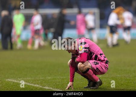 A dejected Regan Hendry #8 of Forest Green Rovers after the Sky Bet League 1 Match Bolton Wanderers vs Forest Green Rovers at University of Bolton Stadium, Bolton, Großbritannien, 24. Januar 2023 (Foto: Phil Bryan/News Images) Stockfoto