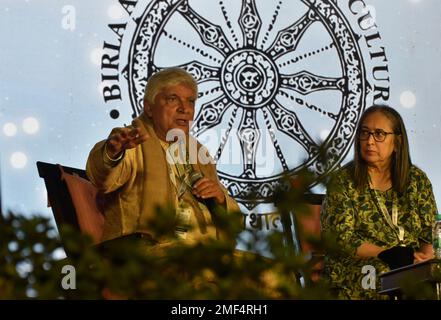 Kalkutta, Westbengalen, Indien. 24. Januar 2023. Am dritten Tag des Tata Steel Kolkata Literaturtreffens wurde der indische Dichter, Texter und Drehbuchautor Javed Akhtar während der Sitzung mit dem Titel „Talking Life“ (Kreditbild: © Sayantan Chakraborty/Pacific Press via ZUMA Press Wire) NUR REDAKTIONELLE VERWENDUNG! Nicht für den kommerziellen GEBRAUCH! Stockfoto