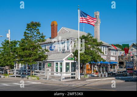 Handelskammer Provincetown auf der Commercial Street in Provincetown, Massachusetts. Cape Cod ist ein beliebtes Reiseziel in Massachusetts. Stockfoto