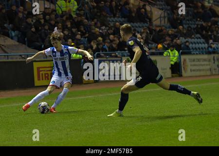 Carlisle, Großbritannien. 24. Januar 2023Carlisle, Großbritannien. 24. Januar 2023. Danial Dodds von Hartlepool United kreuzt den Ball während des Spiels der Sky Bet League 2 zwischen Carlisle United und Hartlepool United in Brunton Park, Carlisle, am Dienstag, den 24. Januar 2023. (Kredit: Scott Llewellyn | MI News) Kredit: MI News & Sport /Alamy Live News Stockfoto