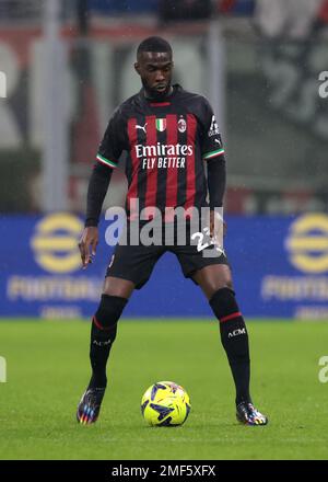 Mailand, Italien, 8. Januar 2023. Fikayo Tomori vom AC Milan während des Spiels der Serie A in Giuseppe Meazza, Mailand. Der Bildausdruck sollte lauten: Jonathan Moscrop/Sportimage Stockfoto