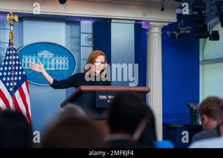 Reportage: Pressesprecher des Weißen Hauses Jen Psaki hält am Donnerstag, den 30. September 2021, eine Pressekonferenz ab. Stockfoto