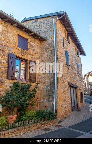 Straßenszene in Val d'Oingt, Frankreich Stockfoto