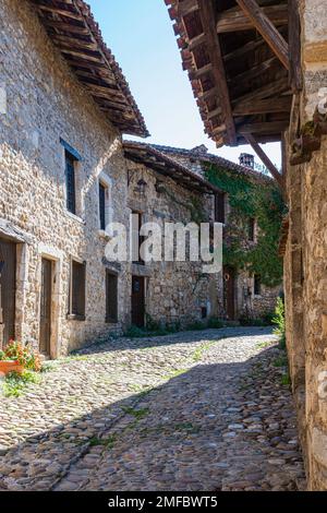 Straßenszene in Val d'Oingt, Frankreich Stockfoto