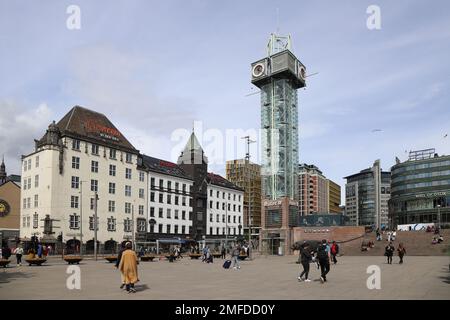 Oslo Norway Jernbanetorget Platz vor dem Hauptbahnhof Stockfoto