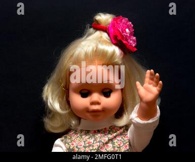 Miniaturpuppe, hergestellt in DDR. DDR ist das deutsche Akronym für Deutsche Demokratische Republik (Deutsch) oder Deutsche Demokratische Republik (Englisch), ein ehemaliger Staat in Europa, 1949-1990. Stockfoto