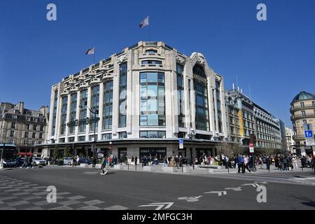 Paris: Renoviertes Gebäude des Kaufhauses "La Samaritaine" im 1. Bezirk am Ufer der seine. Er wurde von AR entworfen Stockfoto