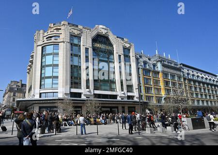 Paris: Renoviertes Gebäude des Kaufhauses "La Samaritaine" im 1. Bezirk am Ufer der seine. Er wurde von AR entworfen Stockfoto