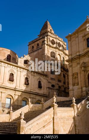 Das Gebäude von Ex monastero del Santissimo Salvatore in der späten barocken Stadt Noto. Stockfoto