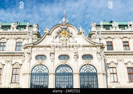 Fassade des Oberen Palastes Belvedere in Wien Stockfoto