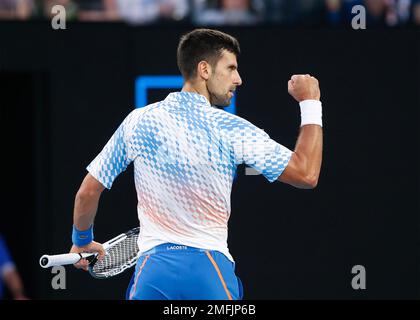 Melbourne, Australien. 25. Januar 2023. Der serbische Tennisspieler Novak Djokovic zelbriert während des Australian Open Turniers im Melbourne Park am Mittwoch, den 25. Januar 2023. © Juergen Hasenkopf / Alamy Live News Stockfoto