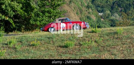 san marino, san marino - sett. 16 -2022 : PORSCHE 356 ROADSTER 1961 in coppa nuvolari alter Rennwagen mit Oldtimer Stockfoto