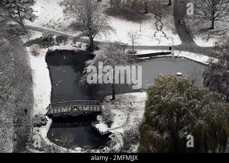 Weston Park in Sheffield nach Schneefall England 2023 Stockfoto