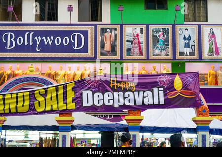 Brickfields, Malaysia - 22. Oktober 2022 Happy Deepavali Banner im Little India Town in Kuala Lumpur. Stockfoto