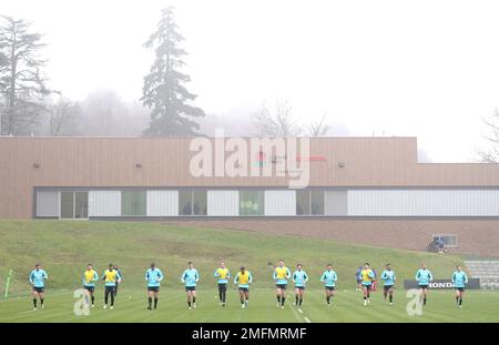 Englische Spieler während eines Trainings im Honda England Rugby Performance Centre in Bagshot. Bilddatum: Mittwoch, 25. Januar 2023. Stockfoto