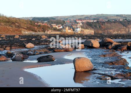Early Morning Light Lights Robin Hood’s Bay, North Yorkshire, Vereinigtes Königreich Stockfoto