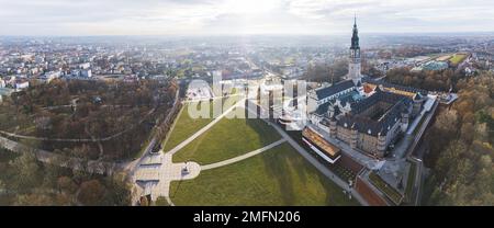 01.03.2023 Czestochowa, Polen. Panoramablick auf das Kloster Jasna Gora in Polen. Hochwertiges Foto Stockfoto