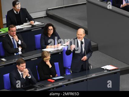 Berlin, Deutschland. 25. Januar 2023. Bundeskanzler Olaf Scholz nimmt am 25. Januar 2023 an einer Fragestunde des Bundestages in Berlin Teil. Kredit: Ren Pengfei/Xinhua/Alamy Live News Stockfoto