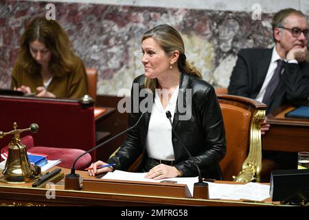 Paris, Frankreich. 24. Januar 2023. Präsident der französischen Nationalversammlung Yael Braun Pivet während einer Fragestunde an die Regierung auf der Nationalversammlung in Paris, Frankreich am 24. Januar 2023. Foto von Victor Joly/ABACAPRESS.COM Kredit: Victor Joly/Alamy Live News Stockfoto