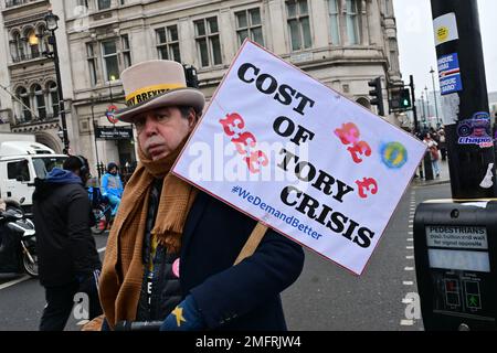 Parlamentsplatz, Januar 25 2023. London, Großbritannien. Anti-Brexit-Aktivisten protestieren gegen Bestechung und fordern die Beseitigung der Steuerhinterziehung in Zahawi, London, Vereinigtes Königreich. Kredit: Siehe Li/Picture Capital/Alamy Live News Stockfoto